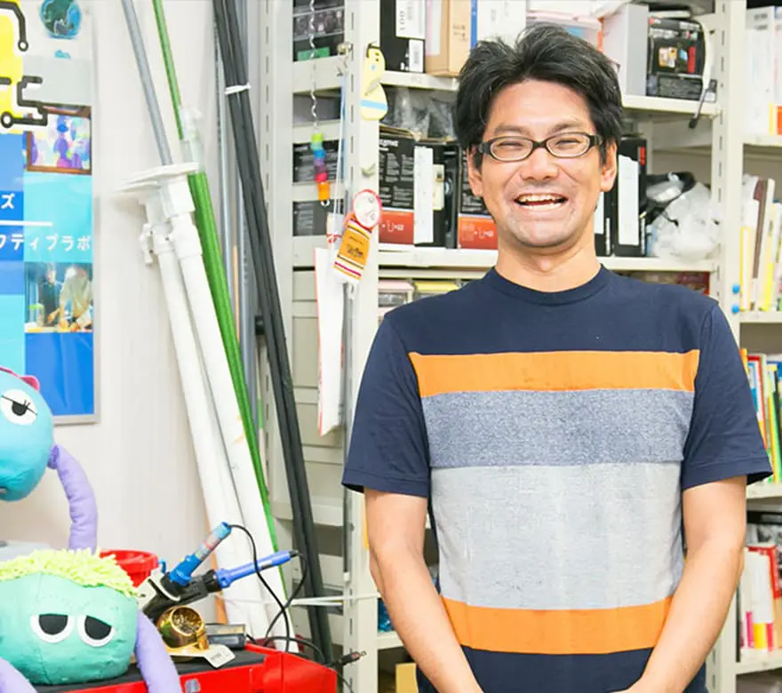 article-aging-society-001-researcher.webp
