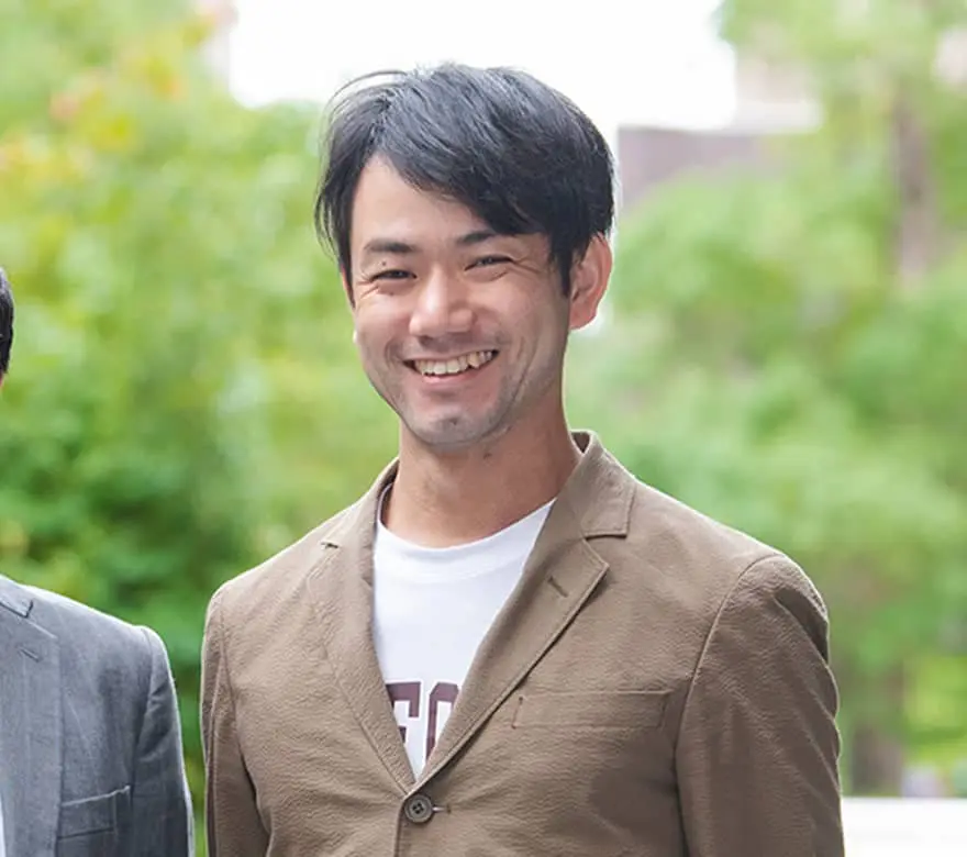article-life-003-researcher-2.webp
