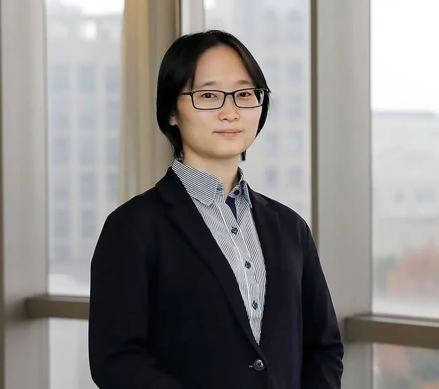 article-sustainable-005-researcher.webp
